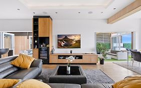 Exclusive 3-Bedroom Luxury Villa Cape Town Cbd